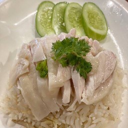 รสมือแม่ กะเพราเป็ด X ข้าวมันไก่สูตรโบราณ หัวตะเข้