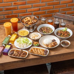 ชาญ บะหมี่ไก่ตุ๋น , เชียงใหม่ ประตูเชียงใหม่-วัวลาย