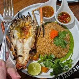 Chom cafe and restaurant Huahin  หัวหิน